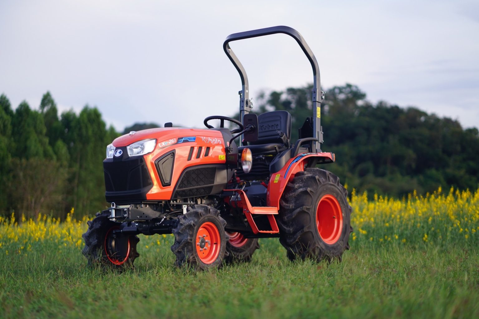 คูโบต้าเผยโฉม KUBOTA Tractor รุ่น LXe-261 ใช้ไฟฟ้า 100% ครั้งแรกของ ...