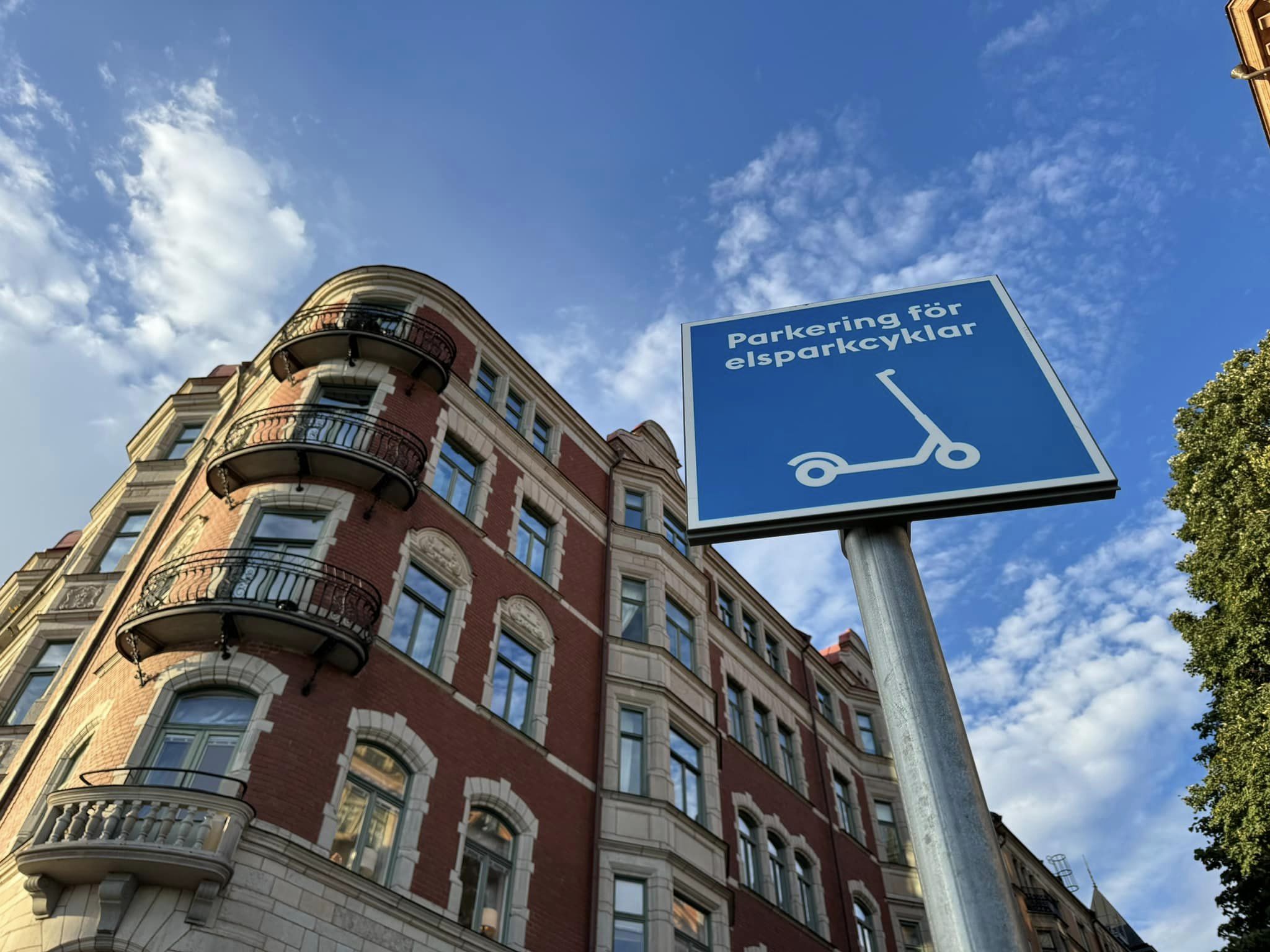 เมือง Stockholm สั่งแบนรถยนต์เบนซินและดีเซล ตั้งแต่ปี 2025 เป็นต้นไป เพื่อลดมลพิษทางอากาศและ