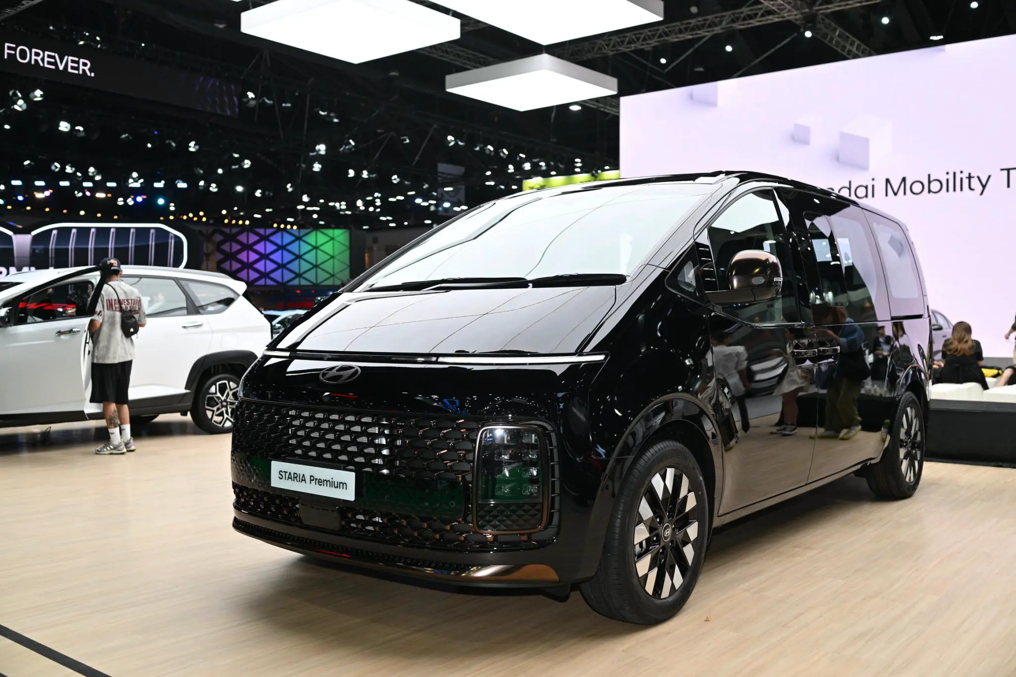Hyundai ปรับยุทธศาสตร์ เปลี่ยนฐานนำเข้า STARIA Diesel เป็น "มาเลเซีย" ลุยเขย่าตลาด MPV 11 ที่นั่ง ปรับราคาให้เป็นเจ้าของง่ายขึ้น