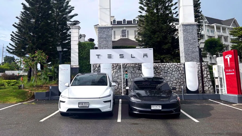 Tesla เปิดจอง Roadster บินได้ครั้งแรกในไทย พร้อมอัปเกรด Model 3 จอใหญ่ 16 นิ้ว และเคาะราคา Model Y L เริ่มต้น 1,999,000 บาท