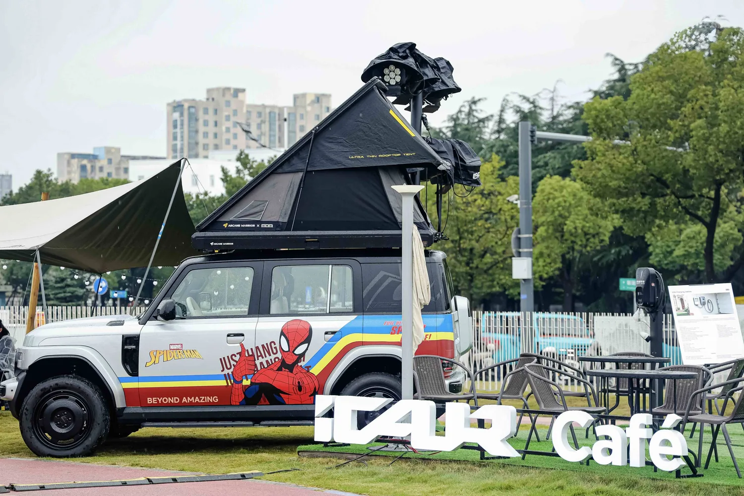 iCAUR ตัวแต่งลาย Spider-Man และเต็นท์หลังคาแคมปิง