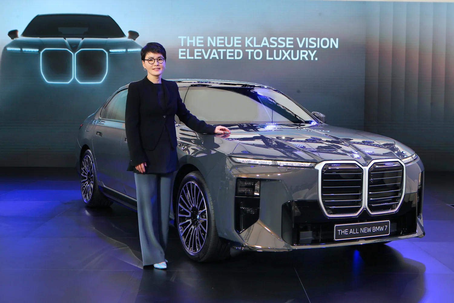 คุณคริส จู กับ BMW Series 7 ใหม่