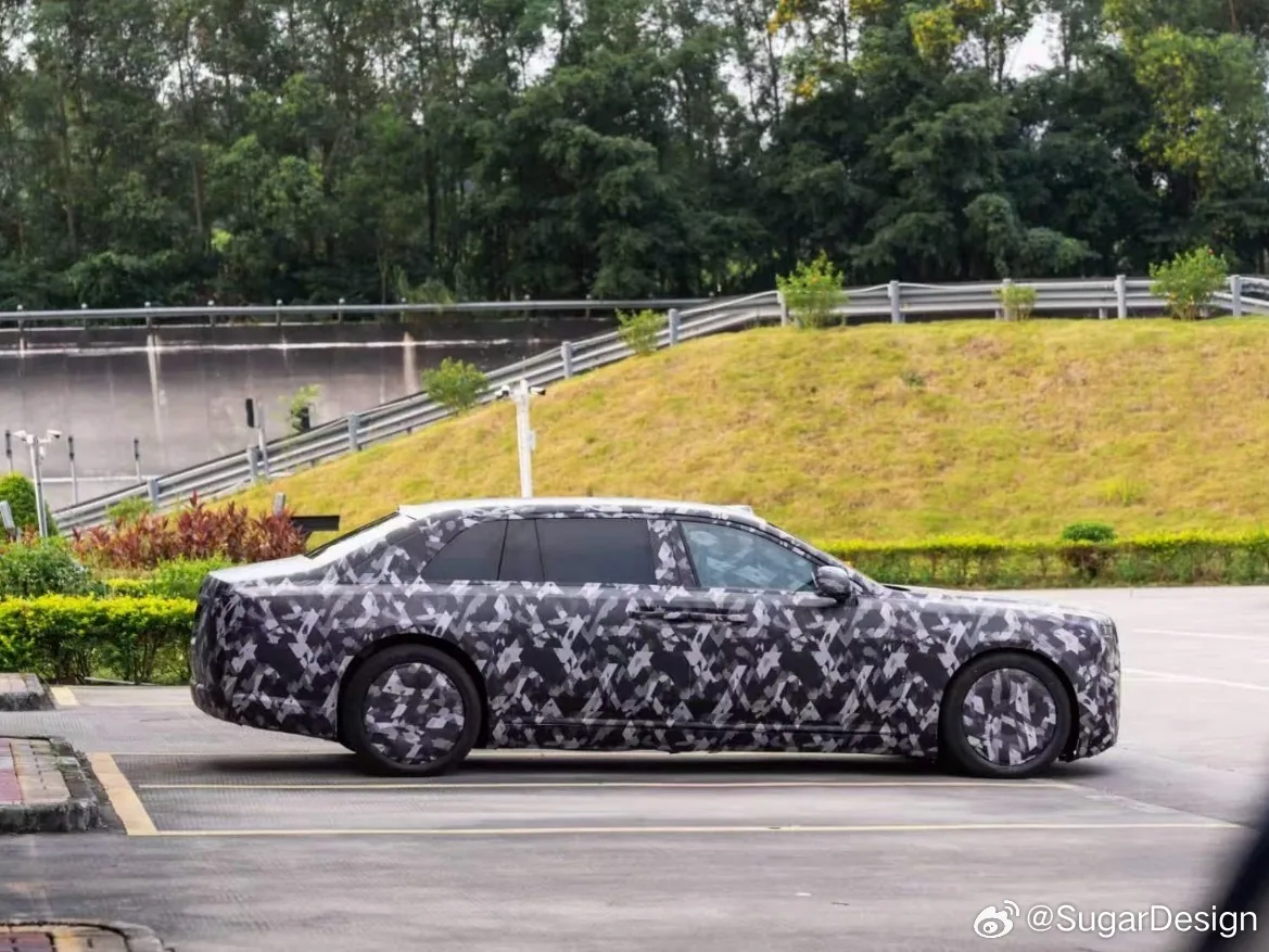 ภาพ Spyshot ด้านข้าง BYD Yangwang รหัส HU