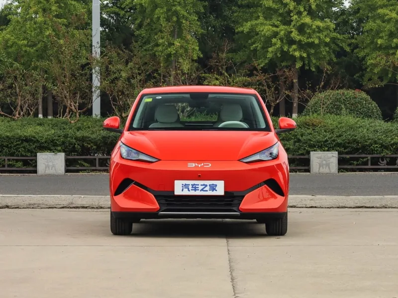 ด้านหน้า BYD Seagull เจเนอเรชันใหม่ สีแดง