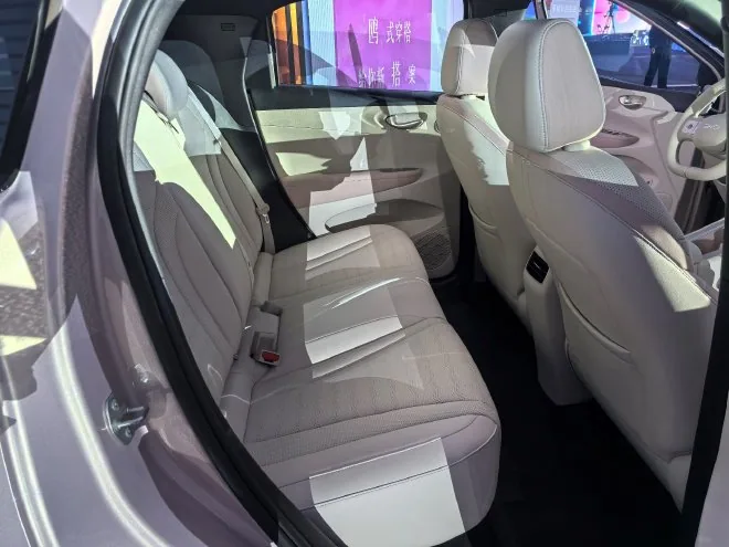 เบาะนั่งแถวหลังของ BYD Seagull