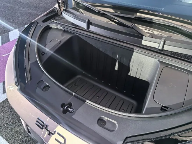 ที่เก็บสัมภาระด้านหน้า Frunk ของ BYD Seagull