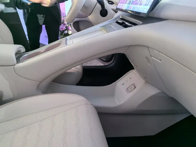 คอนโซลกลางแบบสองชั้น BYD Seagull