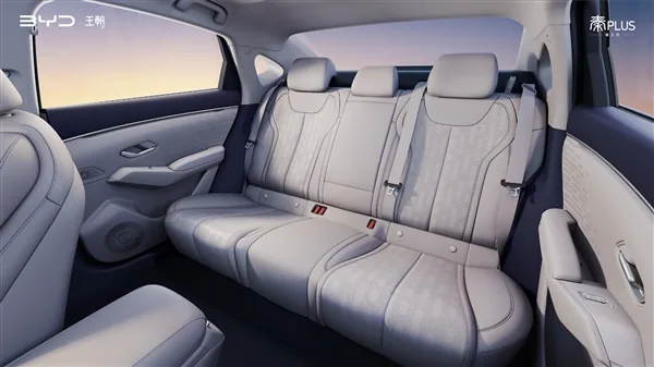 เบาะนั่งแถวหลัง BYD Qin Plus รุ่นปี 2027