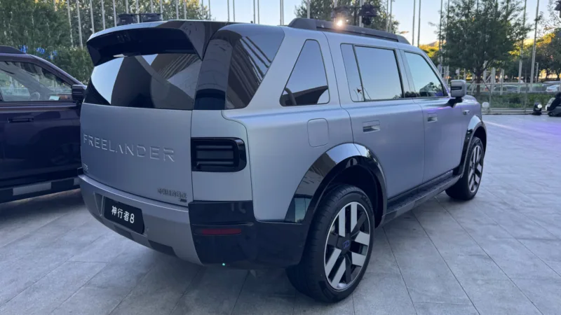 ดีไซน์ด้านท้ายของ Freelander 8