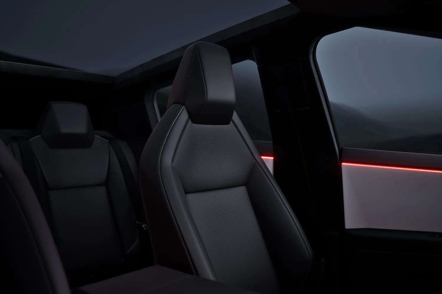 เบาะนั่งและไฟแอมเบียนท์ภายใน Tesla Cybertruck