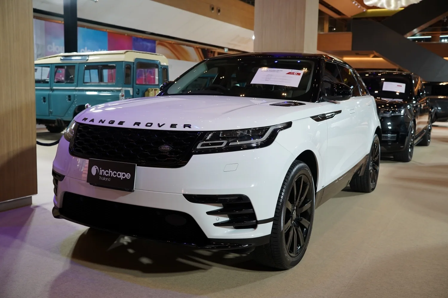 Range Rover Velar สีขาว