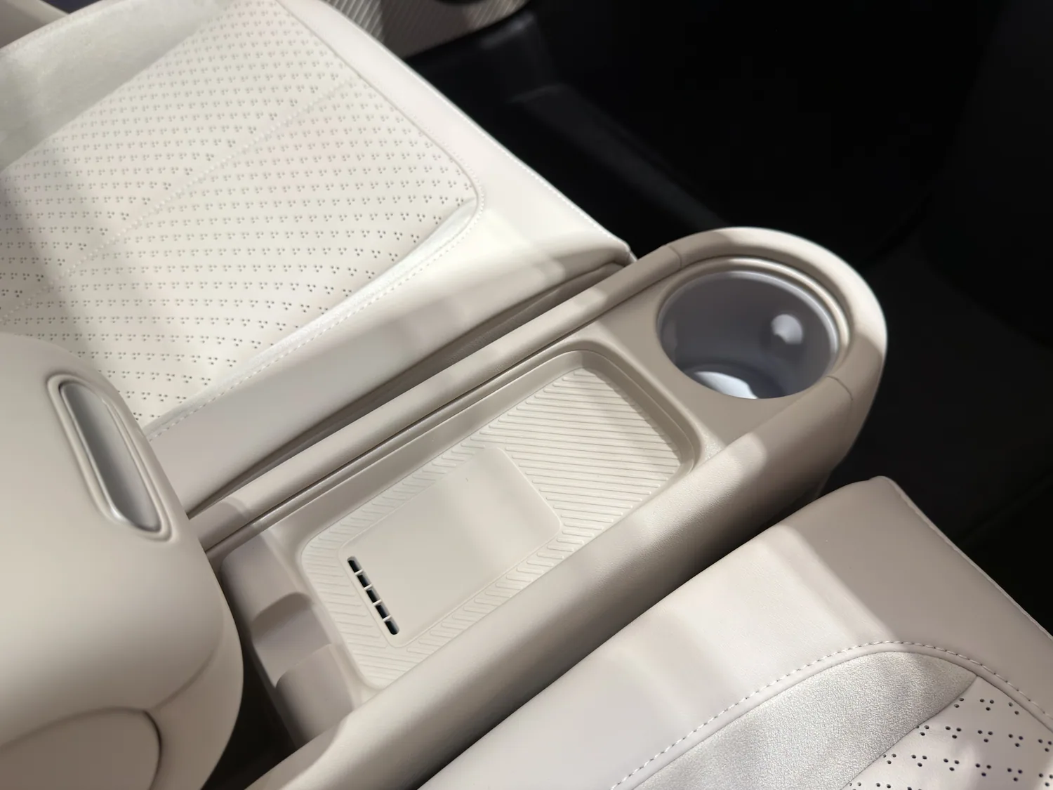 คอนโซลกลางและที่วางแก้ว Firefly Comfort Plus