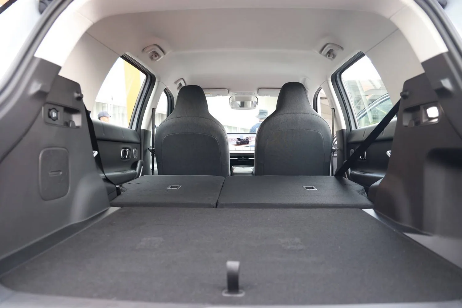 พื้นที่เก็บสัมภาระด้านท้ายเมื่อพับเบาะแถวที่สองราบลงของ Leapmotor B03X