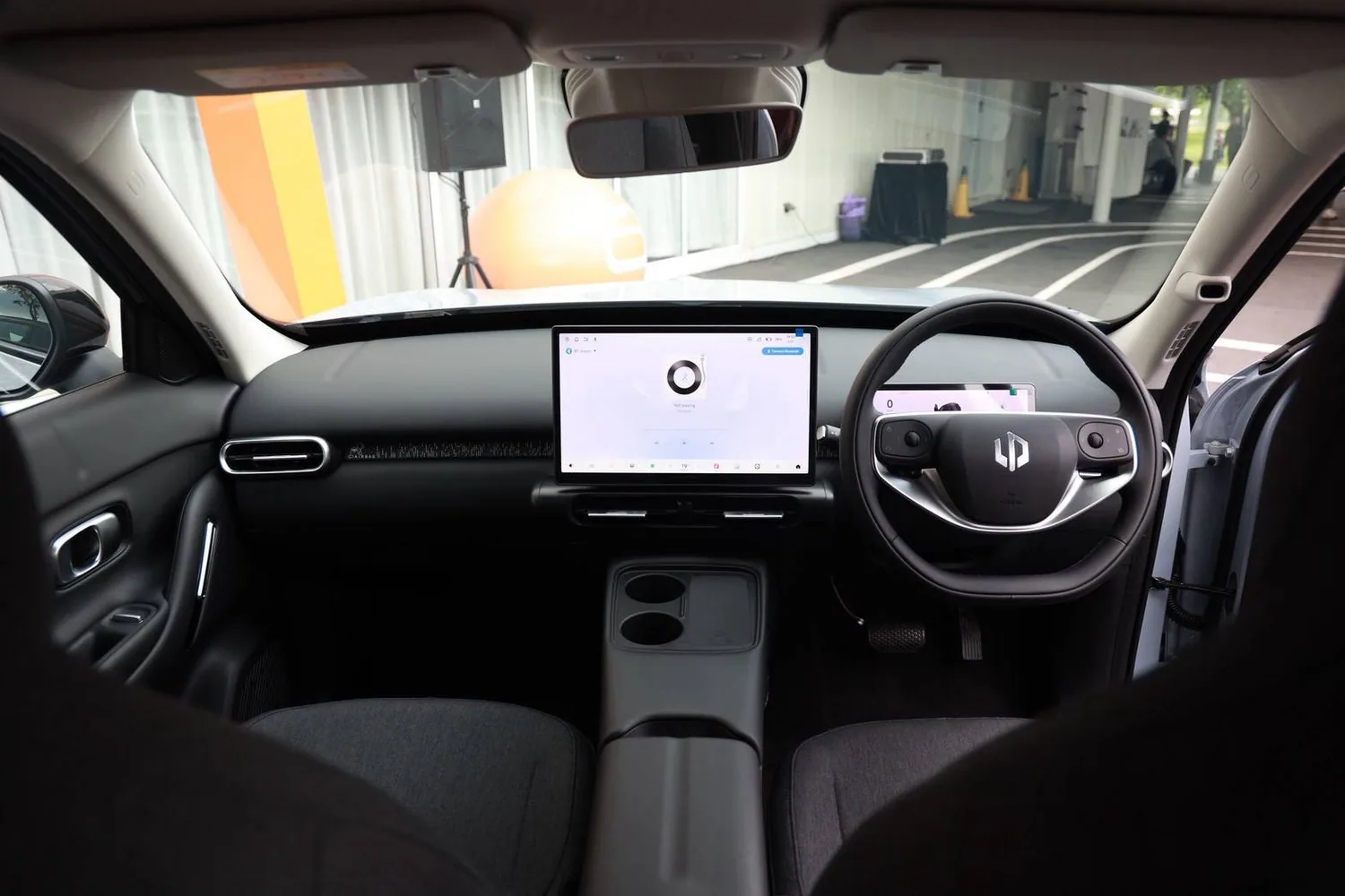 แผงคอนโซลและห้องโดยสาร Leapmotor B03X