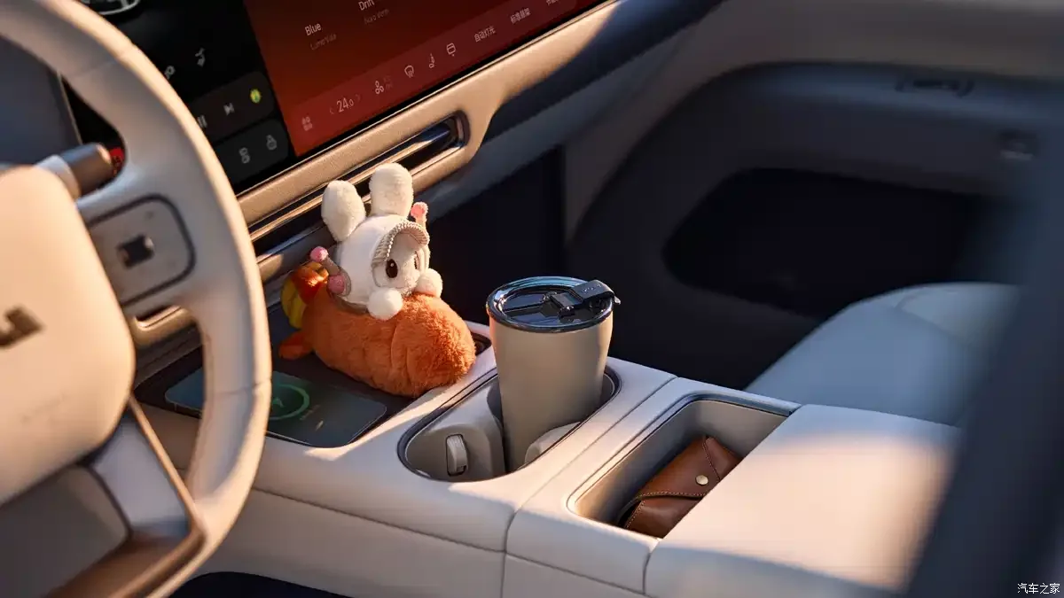 คอนโซลกลางภายในห้องโดยสาร Li Auto i6