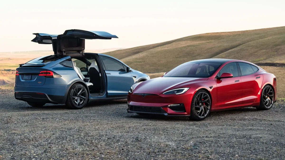 Tesla Model X และ Model S