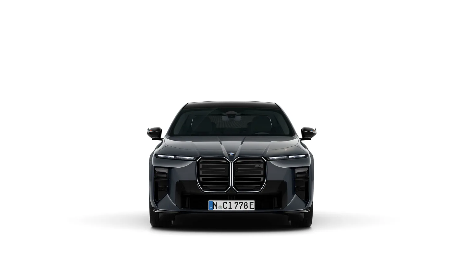 ด้านหน้ารถ BMW M760e xDrive พร้อมกระจังหน้าไตคู่ขนาดใหญ่