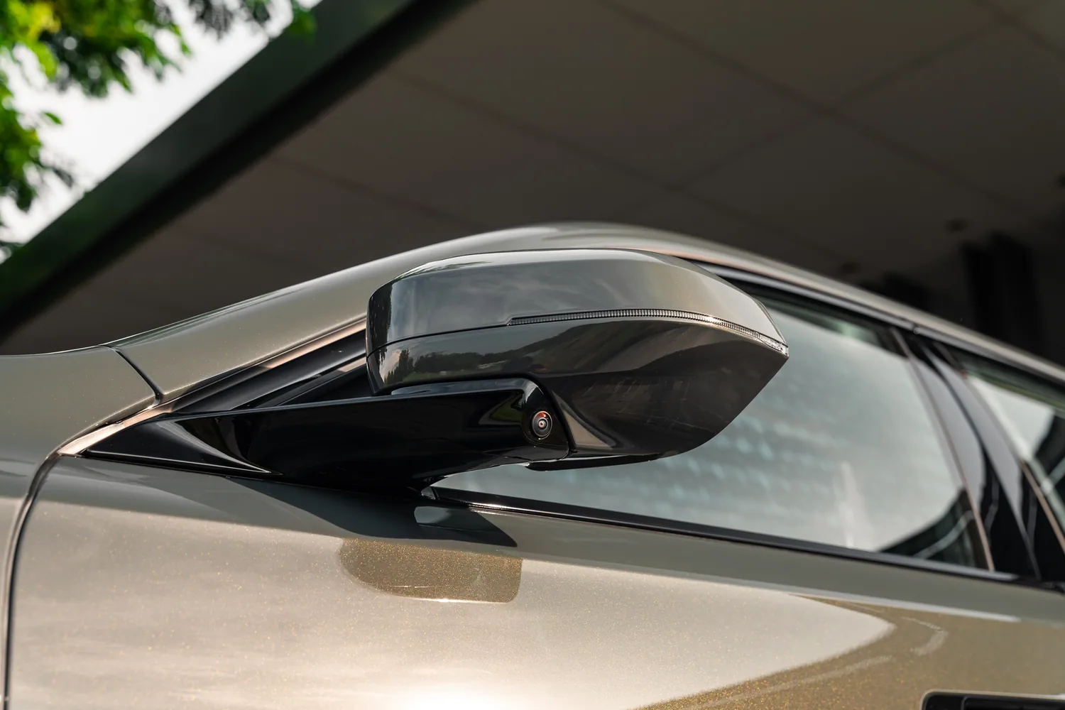 กระจกมองข้างพร้อมกล้องรอบคัน BMW i7