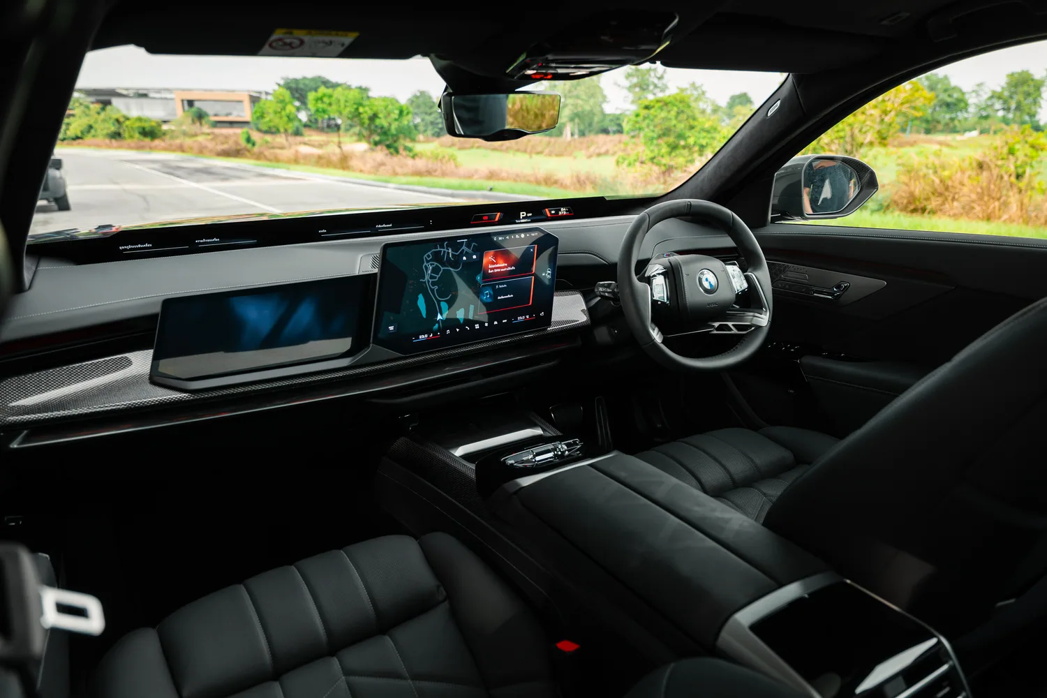 แผงคอนโซลหน้าห้องโดยสาร BMW Series 7