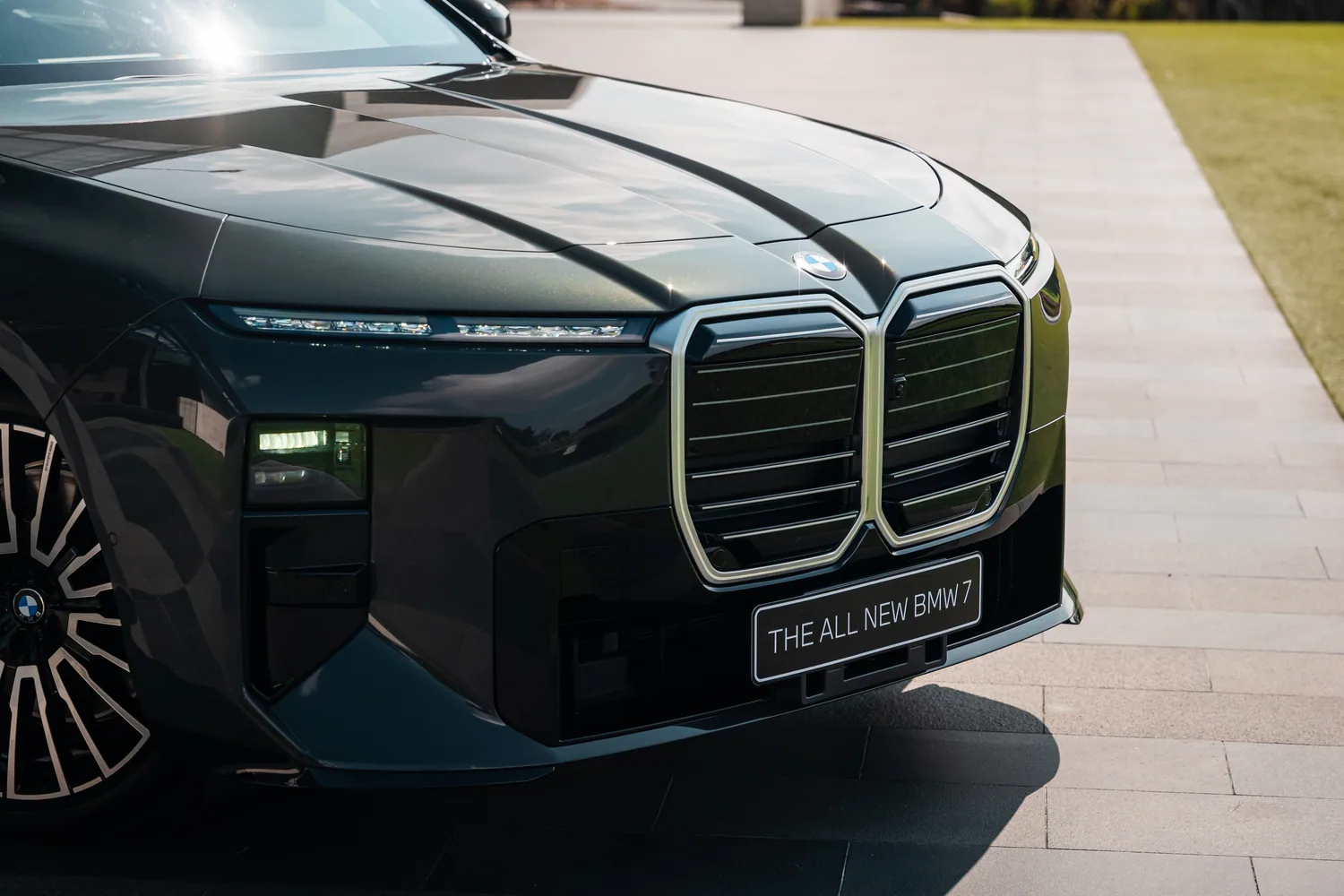 กระจังหน้า BMW kidney Iconic Glow