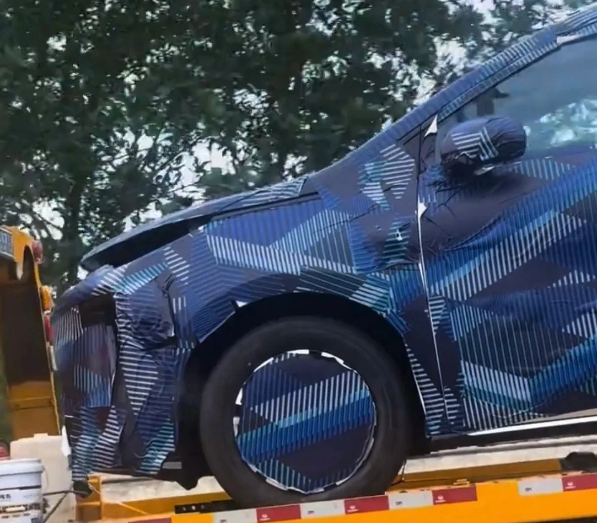 ด้านหน้ารถ MPV ปริศนา BYD Ocean Series