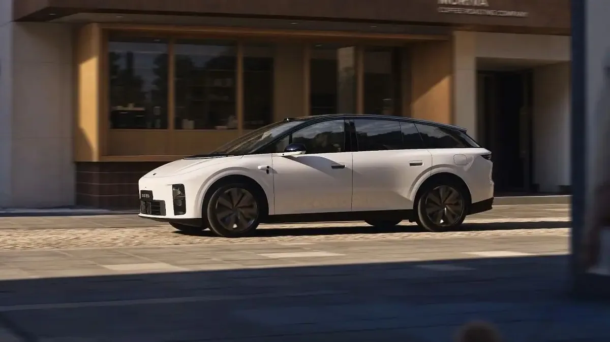 Li Auto เปิดตัว 2026 Li i6 โฉมอัปเกรด หั่นราคาเริ่ม 1.2 ล้านบาท ชูแบตเตอรี่พัฒนาเอง วิ่งไกลสุด 780 กม.