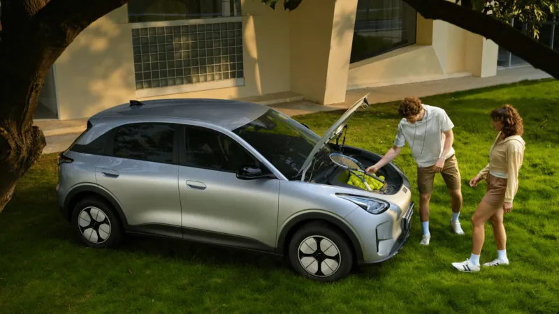 ที่เก็บสัมภาระด้านหน้าของ Geely EX2