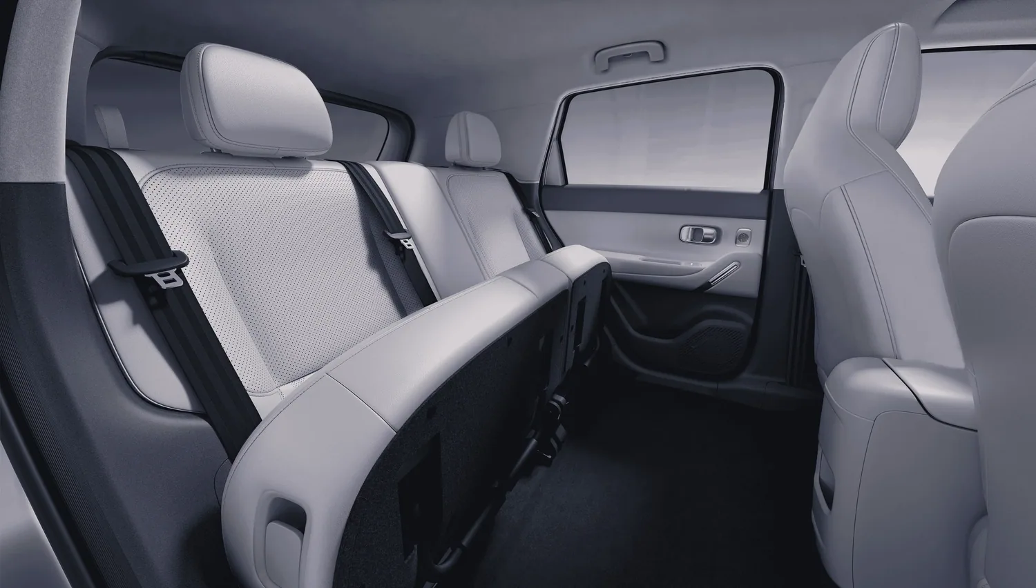 เบาะหลัง Magic Seats ของ Leapmotor B03X ยกพับขึ้นในแนวตั้ง